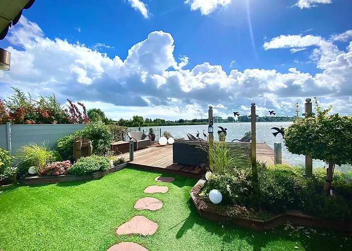 Holiday home Direkt Am By Interhome Wervershoof