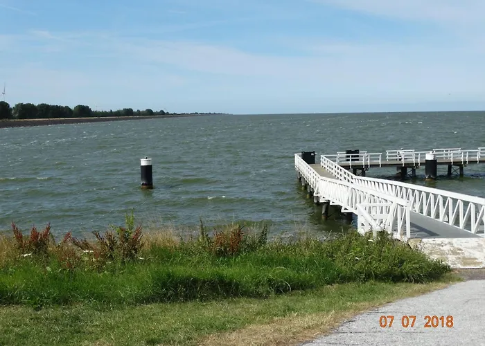 Holiday home Direkt Am By Interhome Wervershoof